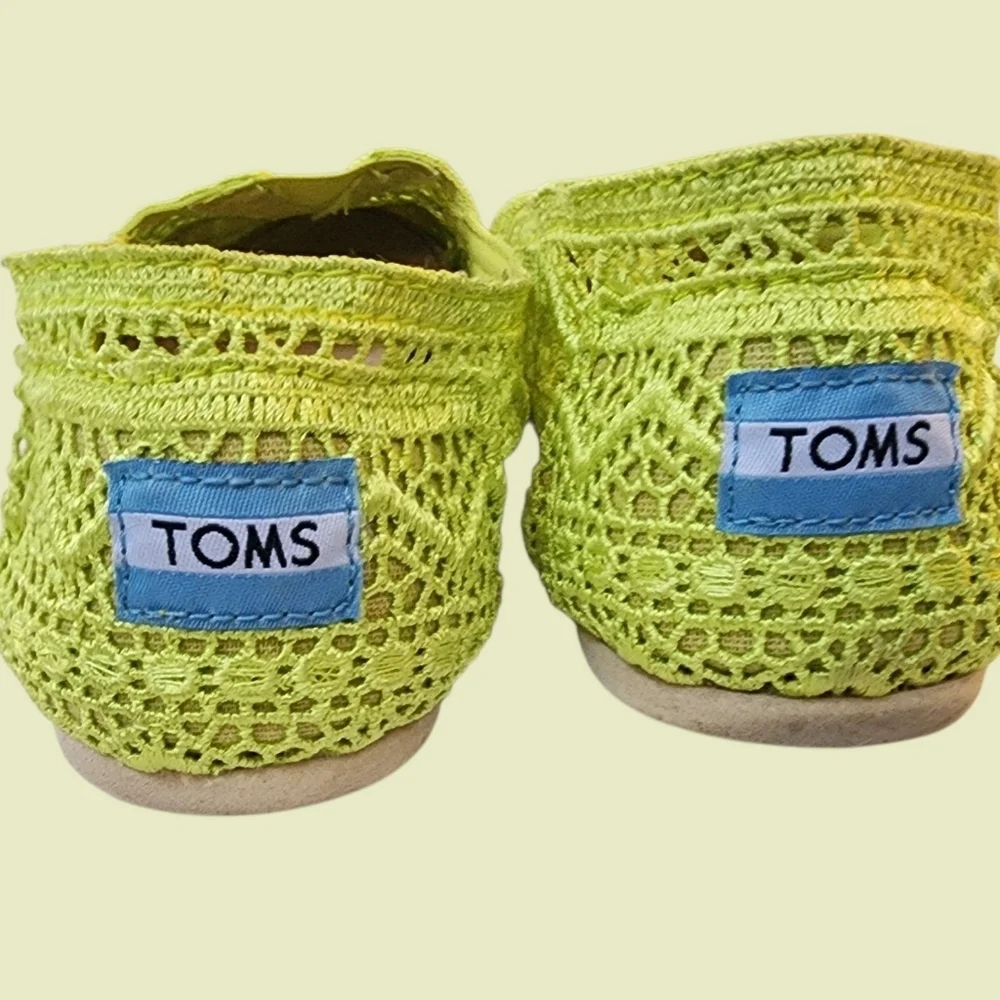 TOMS Classic Neon Lime Crochet Slip On Flats Shoes Womens Size 9